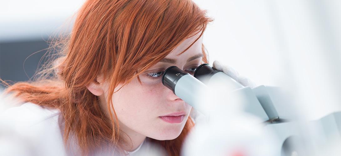 banner-red-hair-girl-microscope